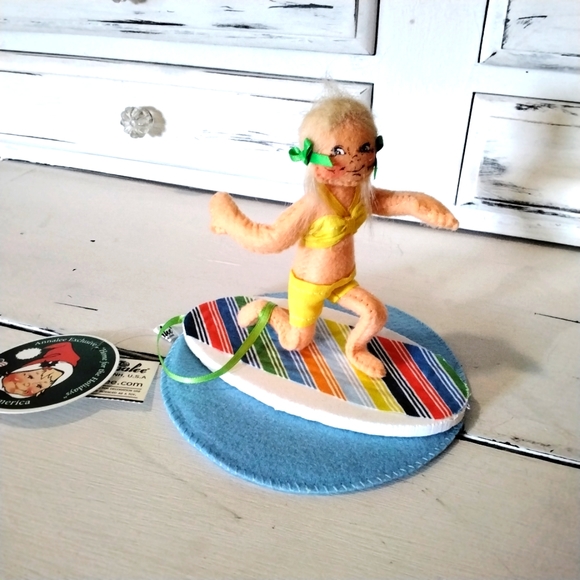 Annalee Limited Edition #4 of 250 made, "Surfer Girl", 4", NWT - Picture 3 of 7